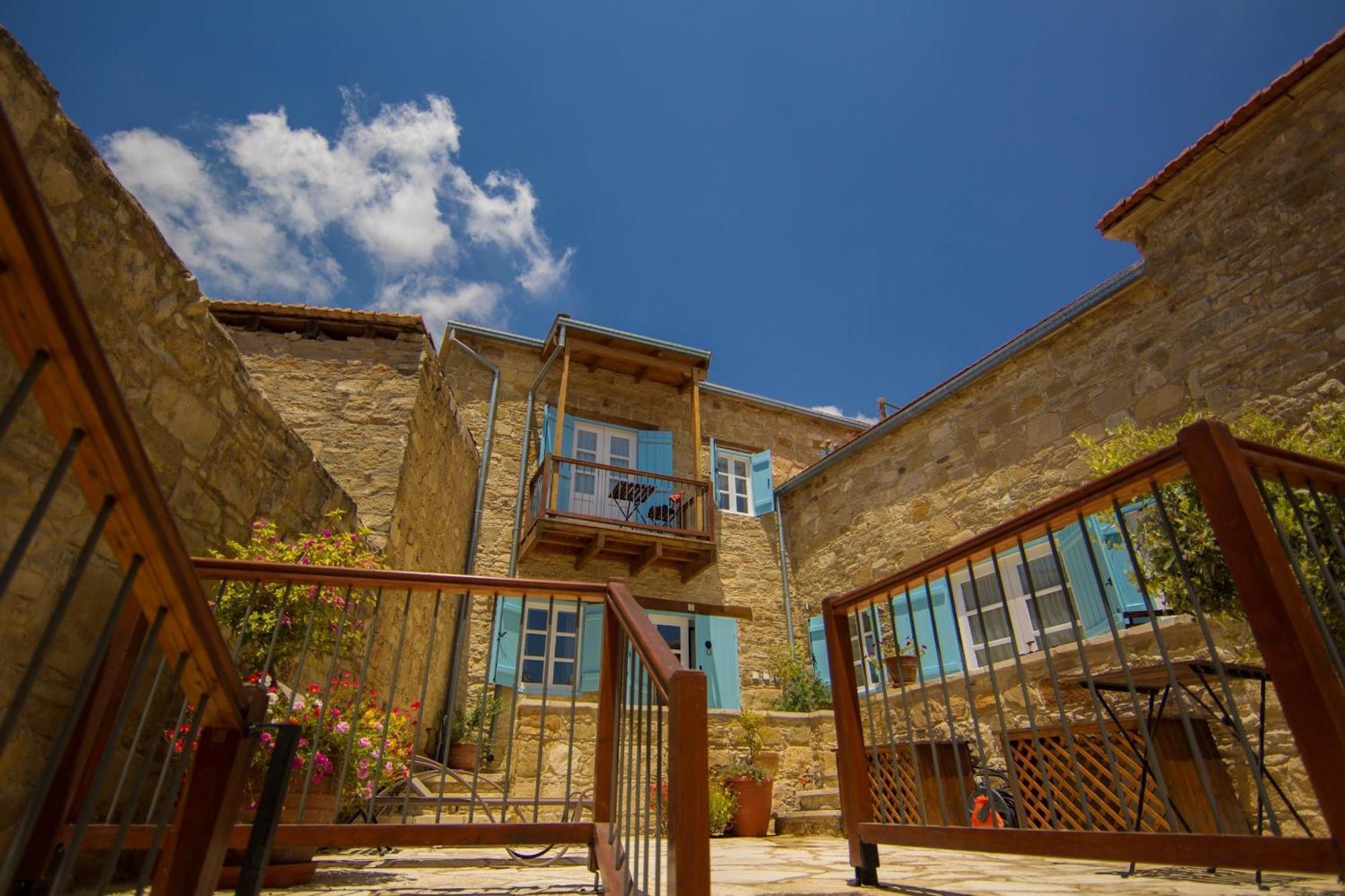 טוקהיני Dolphin Guest House And Studios מראה חיצוני תמונה