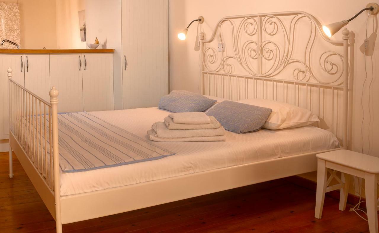 טוקהיני Dolphin Guest House And Studios מראה חיצוני תמונה