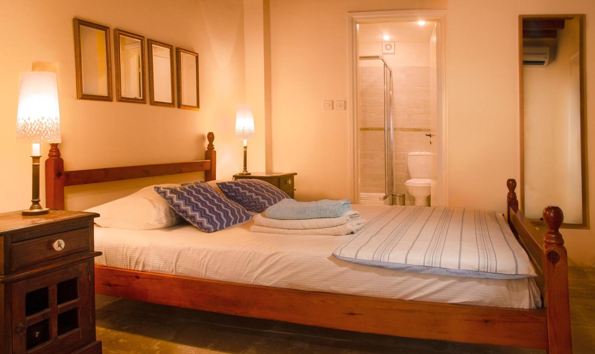 טוקהיני Dolphin Guest House And Studios מראה חיצוני תמונה